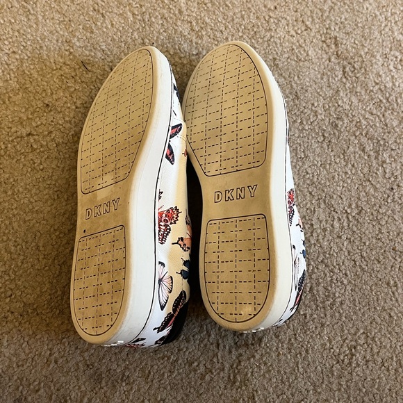 DKNY White Slip-On Shoes with Butterfly Design - Picture 3 of 4